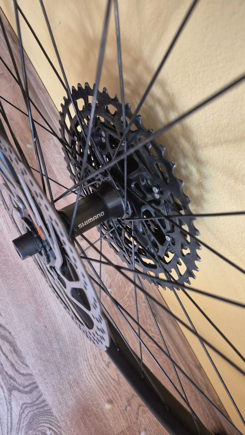Predam Shimano kolesa s kotúčmi -Mullet.