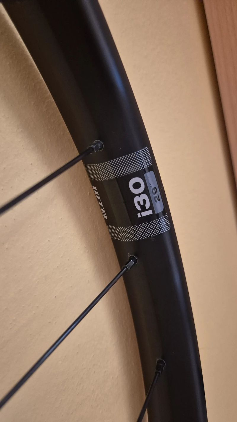 Predam Shimano kolesa s kotúčmi -Mullet.