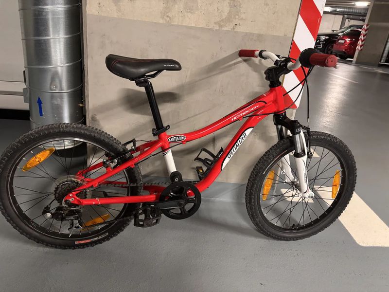 Specialized 20 hotrock cerveny