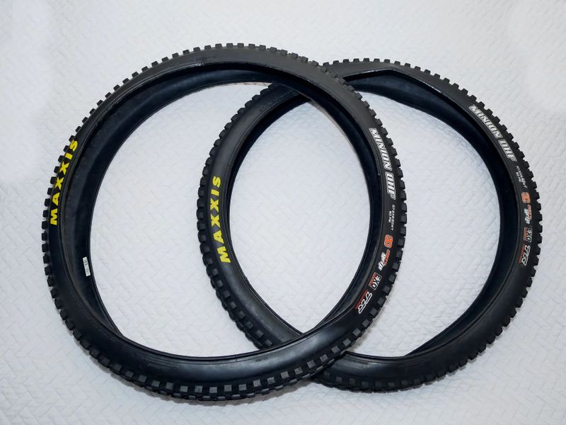 Pár tubeless plášťů Maxxis Minion DHF 27.5*2.5
