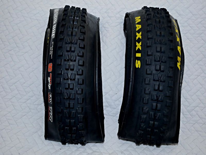 Pár tubeless plášťů Maxxis Minion DHF 27.5*2.5