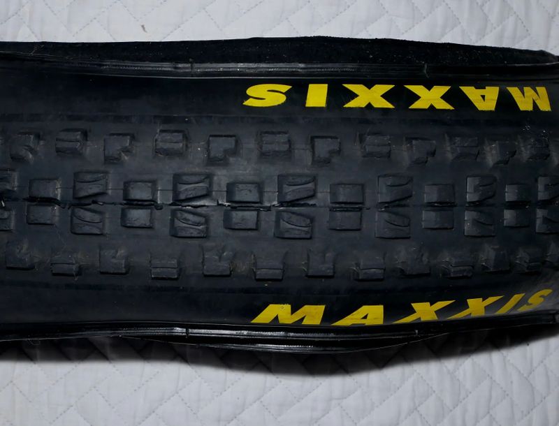 Pár tubeless plášťů Maxxis Minion DHF 27.5*2.5