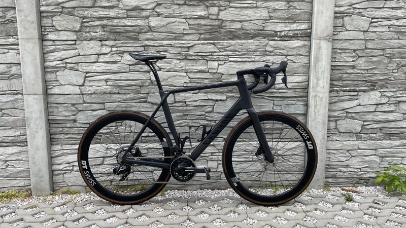 Canyon Endurace CF SLX 8 AXS, Sram Force vč. Quarq powermeteru