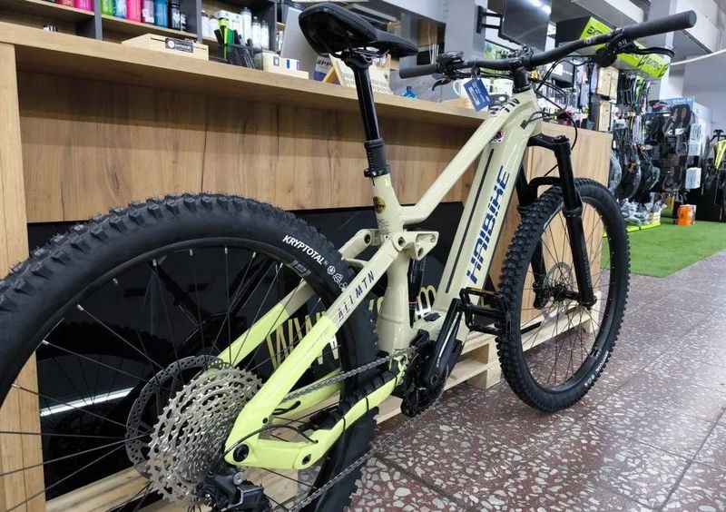 Haibike ALLMTN 3 High coffee/green/blue, 720Wh, 2025 - Celoodpružené elektrokolo vel. XL