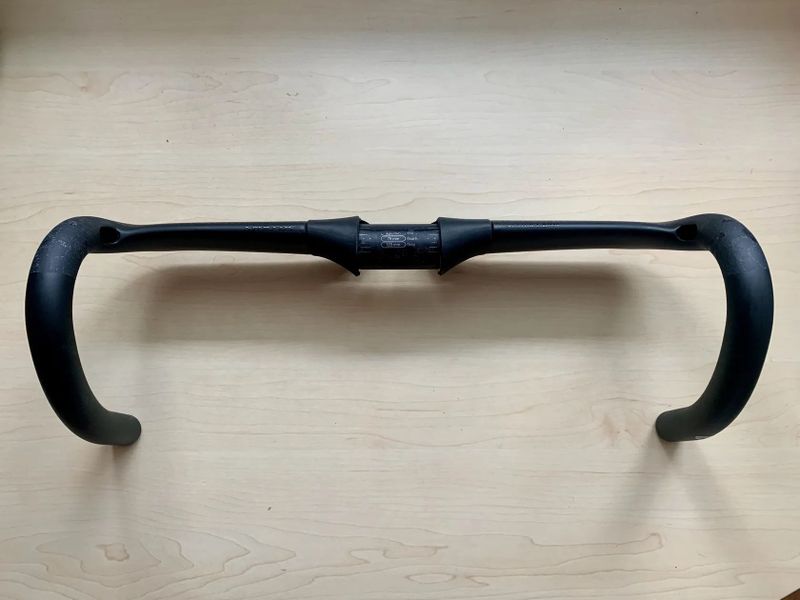 Karbonová řidítka Syncros Creston 1.0 aero 420mm