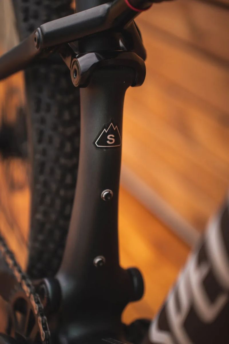 Specialized Epic Comp Satin Carbon/Oil/Flake Silver, 2022, velikost S