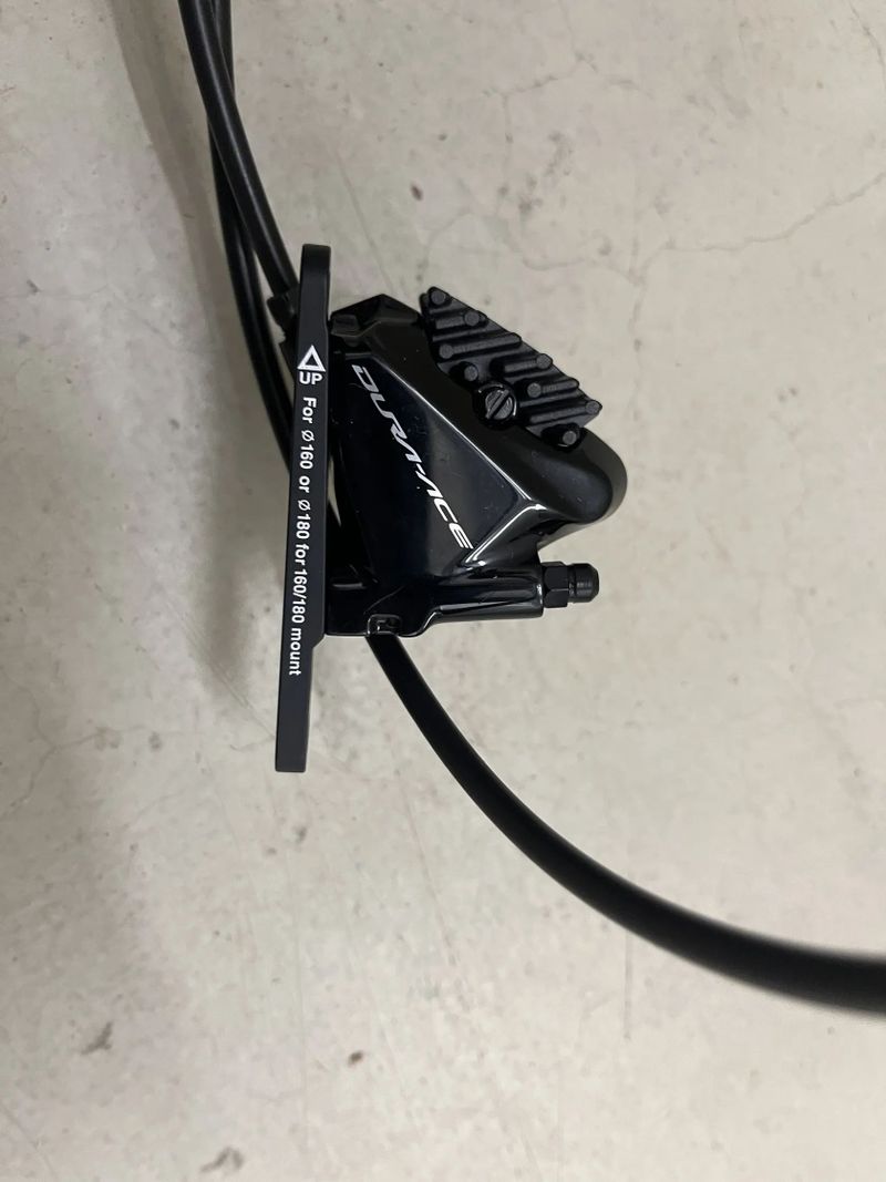 Dura-Ace třmen s hadicí