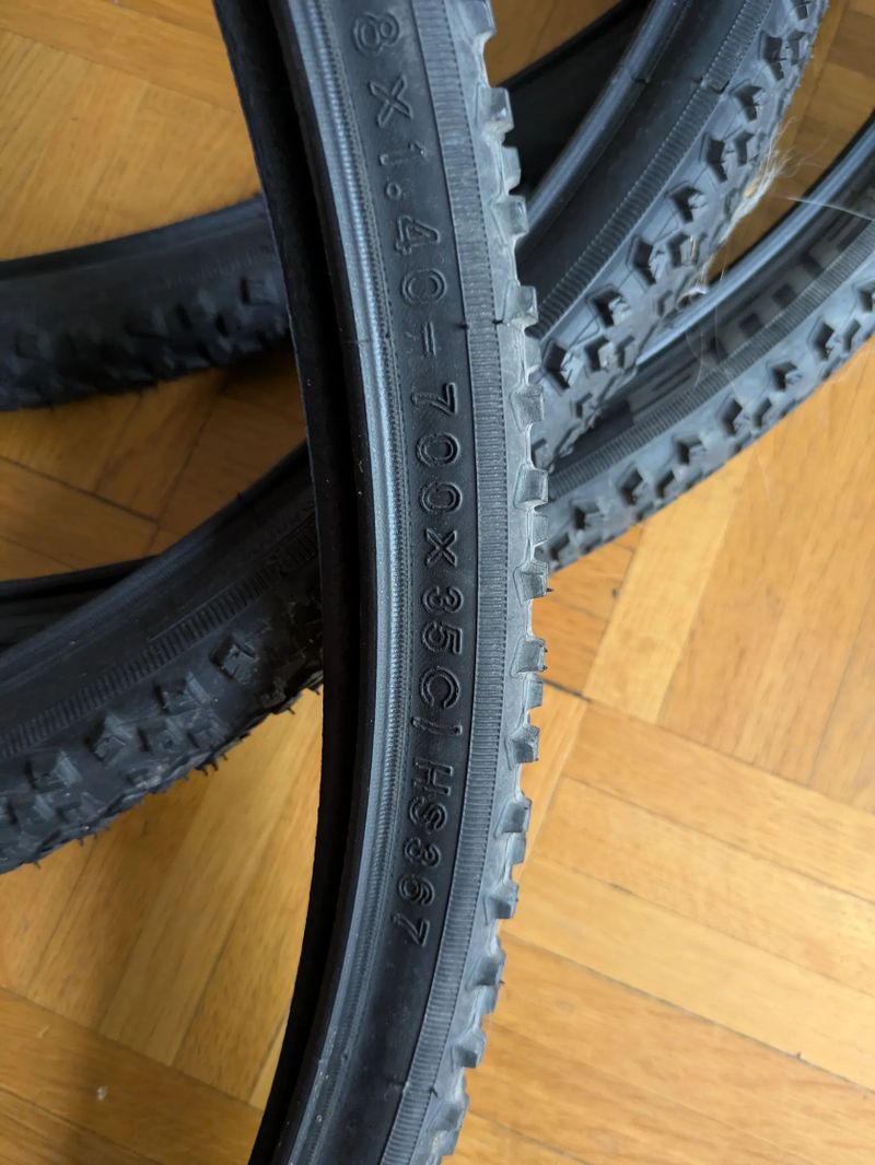 4x Schwalbe Smart Sam 35mm nové a mírně použité 