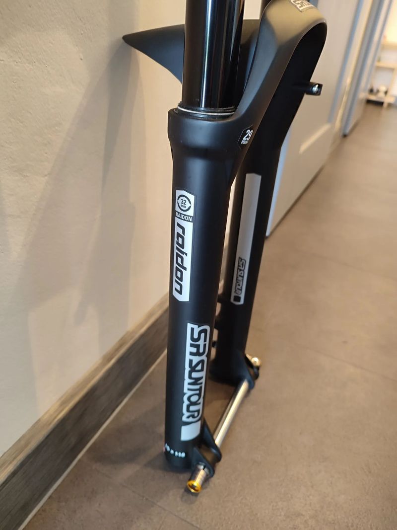 Vidlica SR Suntour Raidon 32 Boost 29"/120mm + packeta Zdarma