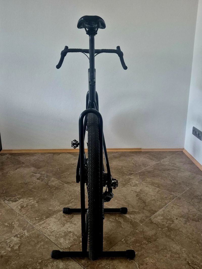 Quint Gravel 58" karbon rám v záruce, Shimano GRX RX810 Di2 1x11
