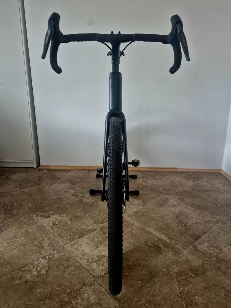 Quint Gravel 58" karbon rám v záruce, Shimano GRX RX810 Di2 1x11