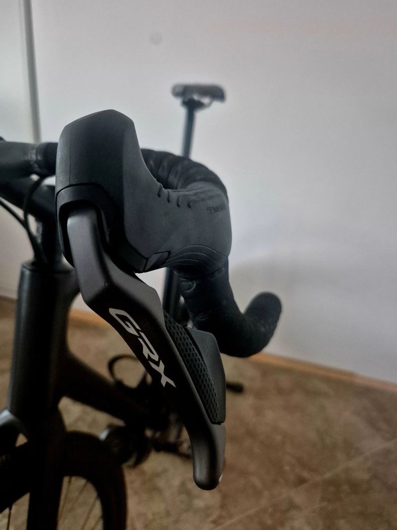 Quint Gravel 58" karbon rám v záruce, Shimano GRX RX810 Di2 1x11