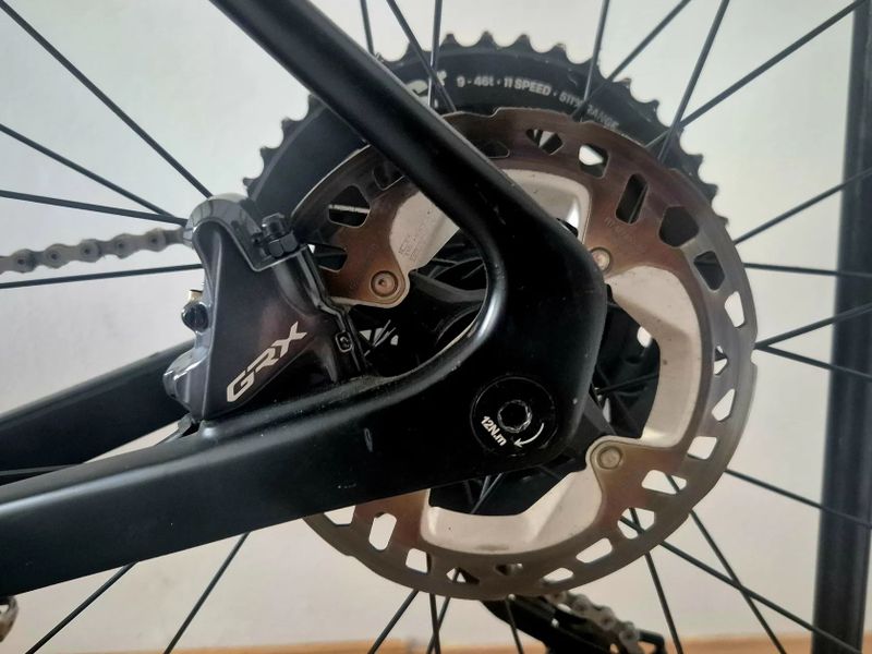 Quint Gravel 58" karbon rám v záruce, Shimano GRX RX810 Di2 1x11