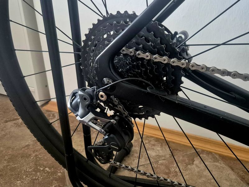 Quint Gravel 58" karbon rám v záruce, Shimano GRX RX810 Di2 1x11