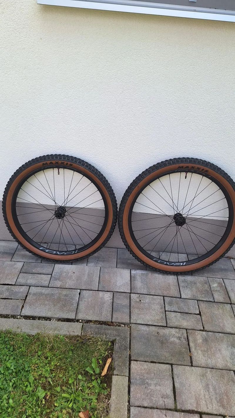 Prodám krásná kola ROVAL TRAVERSE na MULLET 29/27.5 i jednotlivě