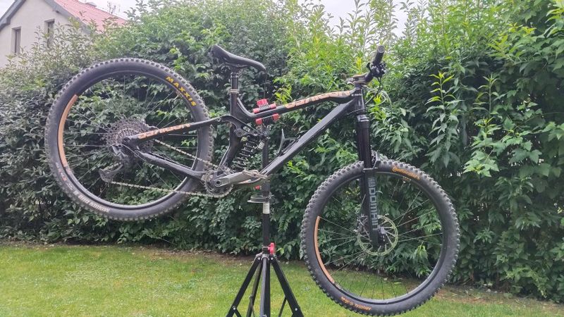 Rám NS Bikes Define 150 Carbon na opravení 