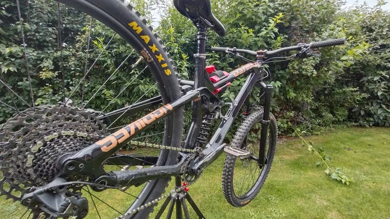 Rám NS Bikes Define 150 Carbon na opravení 
