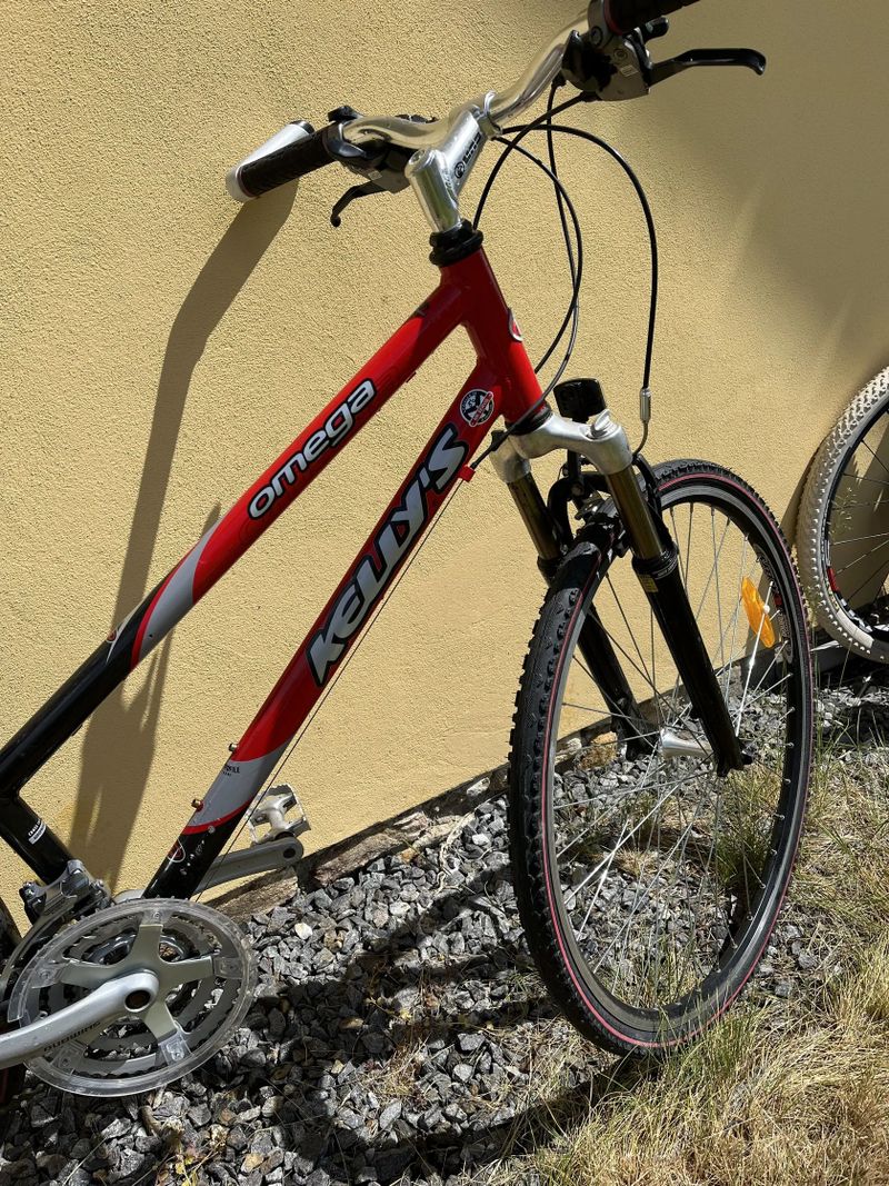 Unisex trekové kolo KELLYS