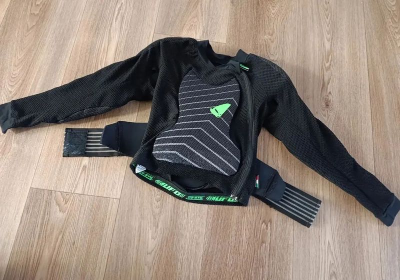 Dětský chránič hrudi UFO