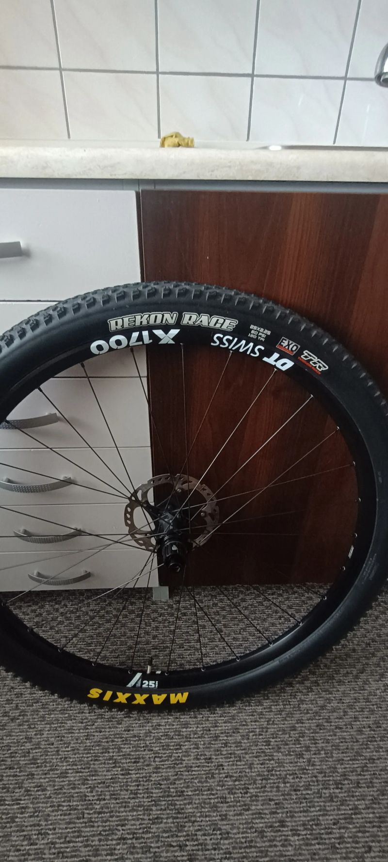 Zapletená kola DT Swiss x 1700