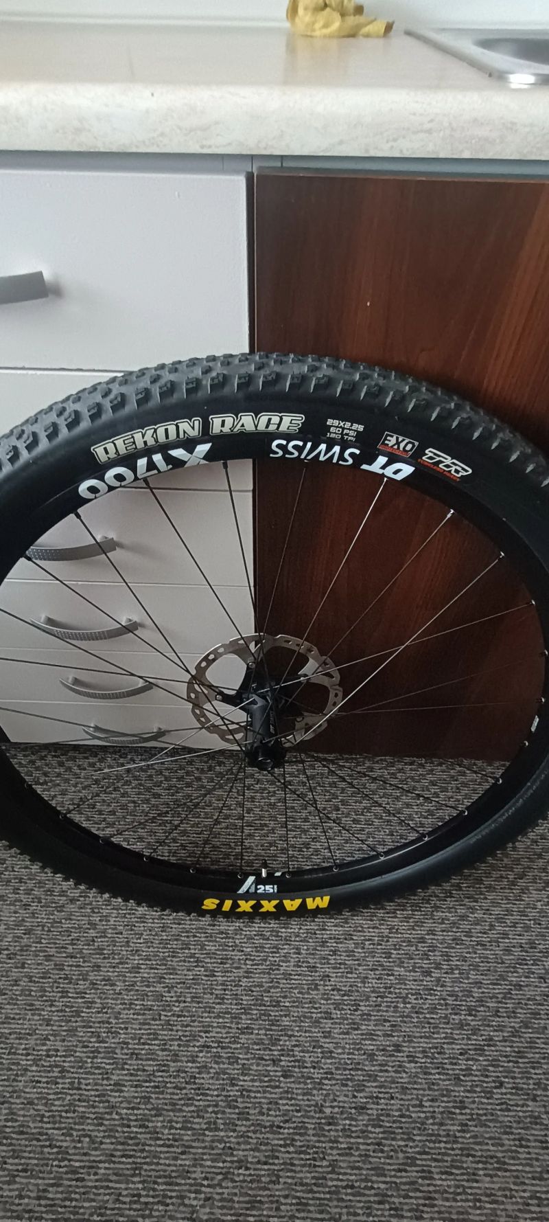 Zapletená kola DT Swiss x 1700