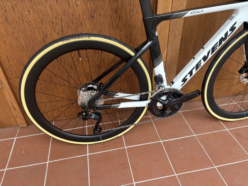 STEVENS ARCALIS DISC - karbonová plášťová kola - SHIMANO 105 2 x 12 - vel. 51 cm - NOVÉ