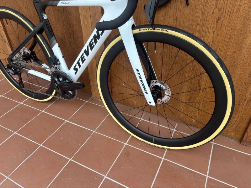 STEVENS ARCALIS DISC - karbonová plášťová kola - SHIMANO 105 2 x 12 - vel. 51 cm - NOVÉ