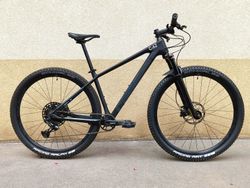 CUBE REACTION C:62 ONE 2022, vel M (S/M), carbon 29", TOP STAV, 11,5 kg, Najeto 300 km