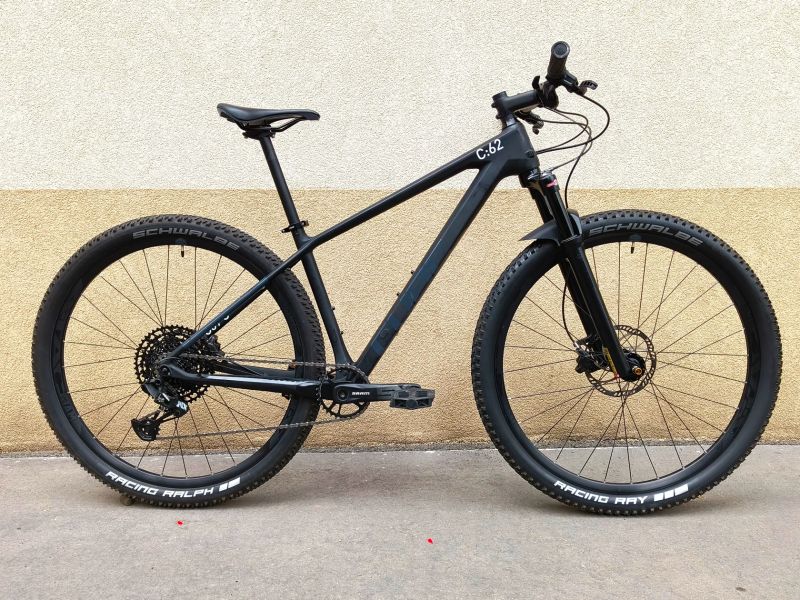 CUBE REACTION C:62 ONE 2022, vel M (S/M), carbon 29", TOP STAV, 11,5 kg, Najeto 300 km