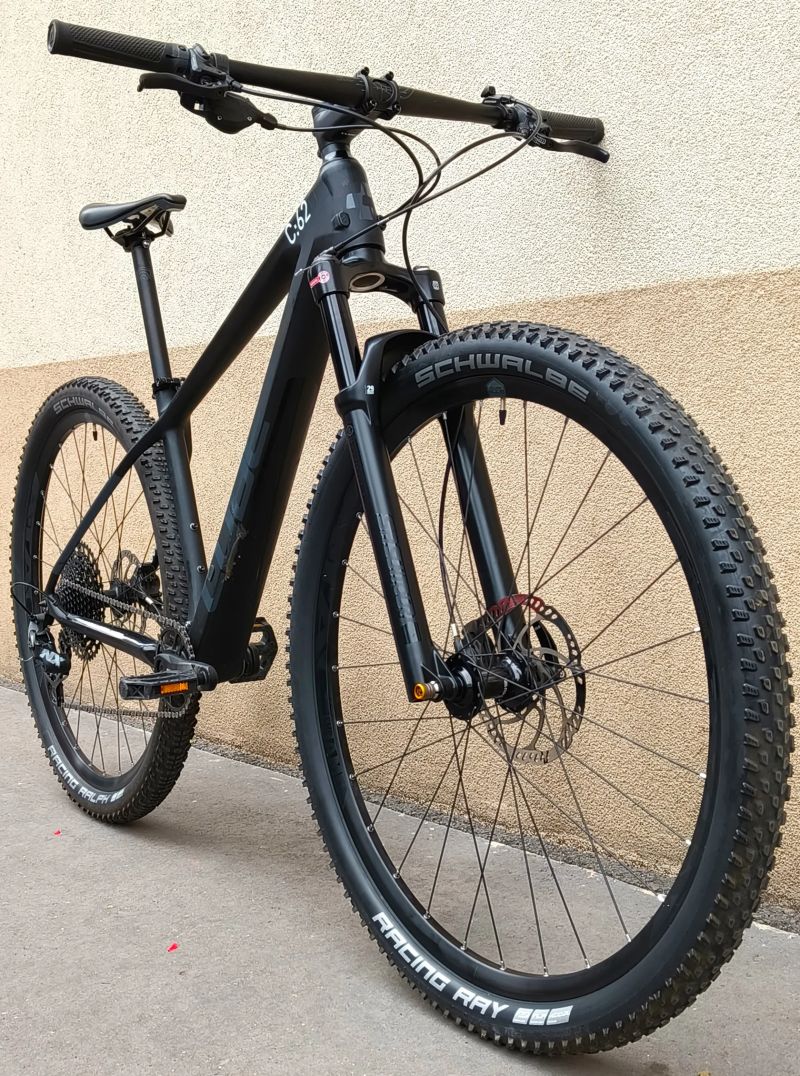 CUBE REACTION C:62 ONE 2022, vel M (S/M), carbon 29", TOP STAV, 11,5 kg, Najeto 300 km