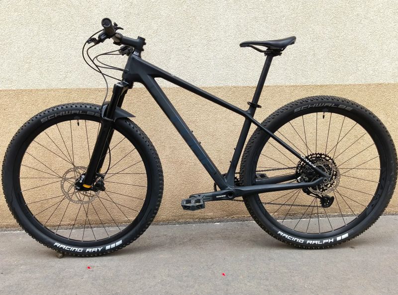 CUBE REACTION C:62 ONE 2022, vel M (S/M), carbon 29", TOP STAV, 11,5 kg, Najeto 300 km