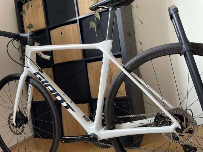 Giant TCR Advanced 2 Disc White / carbon / vel.ML