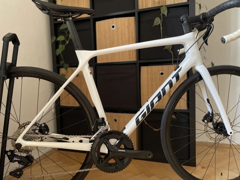 Giant TCR Advanced 2 Disc White / carbon / vel.ML
