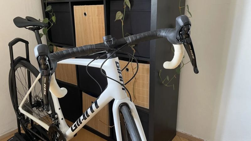 Giant TCR Advanced 2 Disc White / carbon / vel.ML
