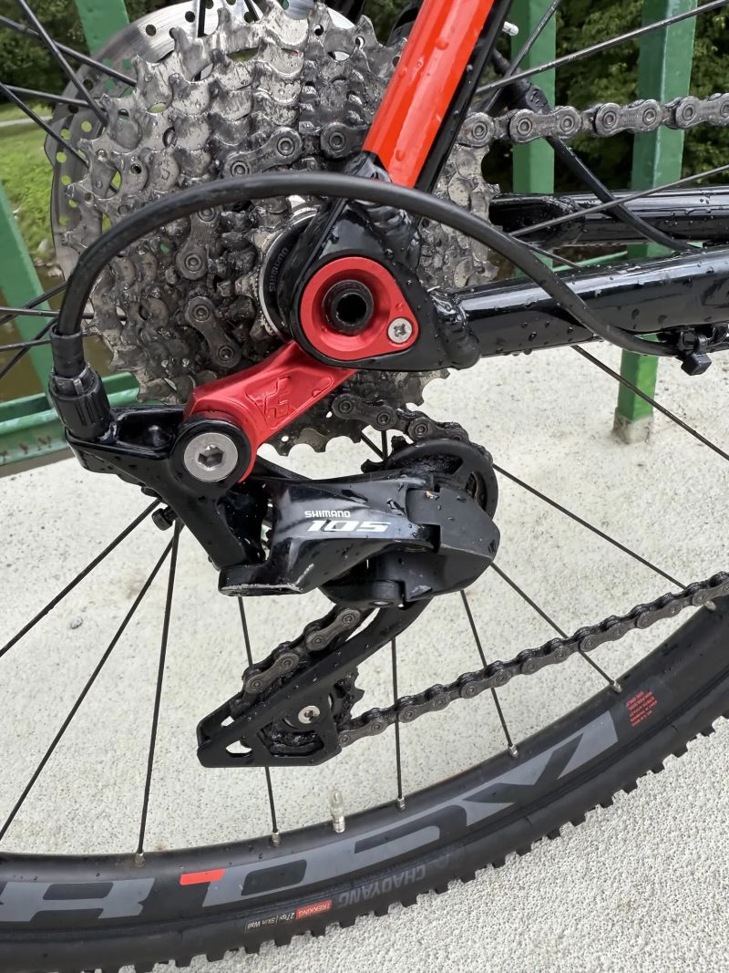 Cube Cross Race gravel
