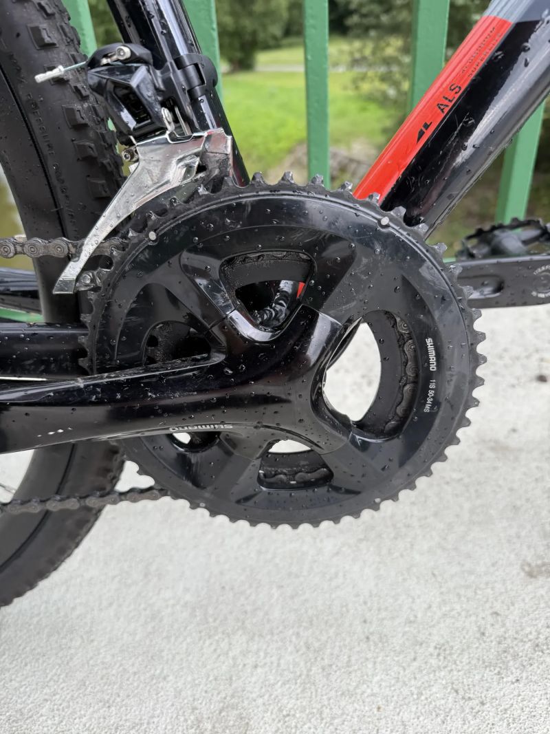 Cube Cross Race gravel