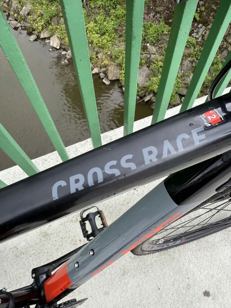 Cube Cross Race gravel