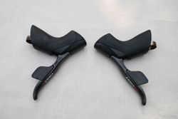 Páky + třmeny Sram RED eTap 11 spd.