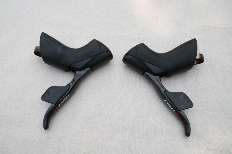 Páky + třmeny Sram RED eTap 11 spd.