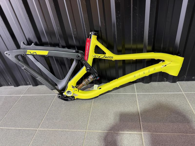 Niner Jet 9 RDO velikost M zcela nový karbonový rám FOX KASHIMA