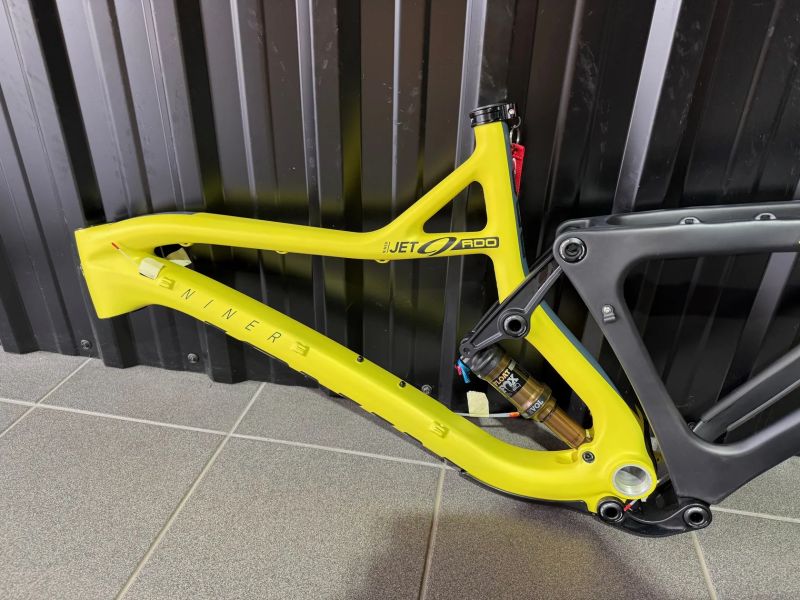 Niner Jet 9 RDO velikost M zcela nový karbonový rám FOX KASHIMA