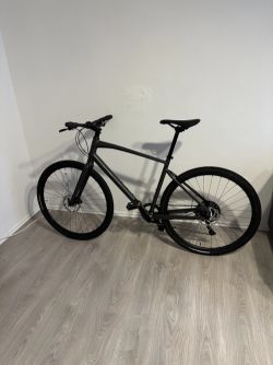 Specialized Sirrus X 3.0 2024, L, jako nový – po 200 km, komplet