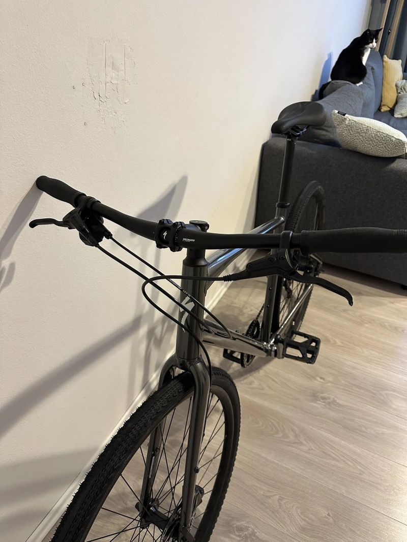Specialized Sirrus X 3.0 2024, L, jako nový – po 200 km, komplet