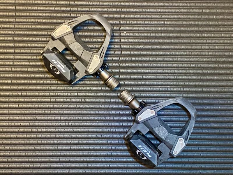 Silniční pedály Shimano 105 PD-R7000 - Carbon