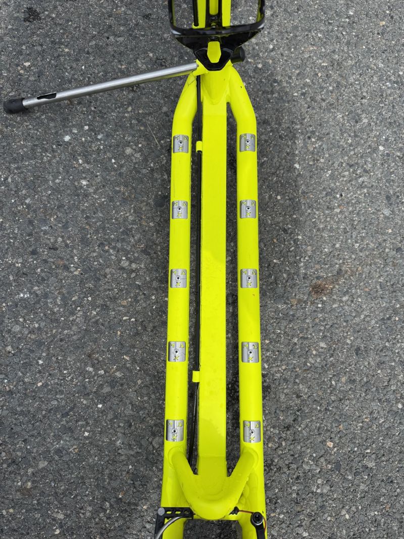 Prodám nevyužitou Koloběžku Kostka HILL MAX KID G5 neon lemon 