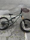 Commencal Meta SX V4 2023 – Custom Enduro stroj (27.5”/27.5”)