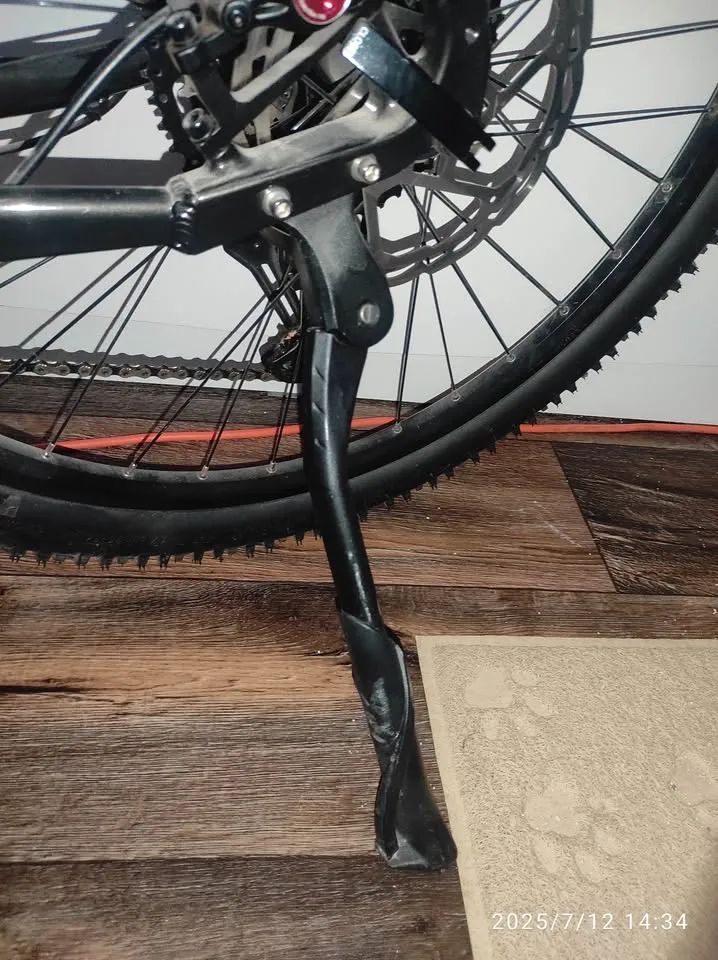 Horské kolo Levit Notos 3 2022 M (18") s příslušenstvím