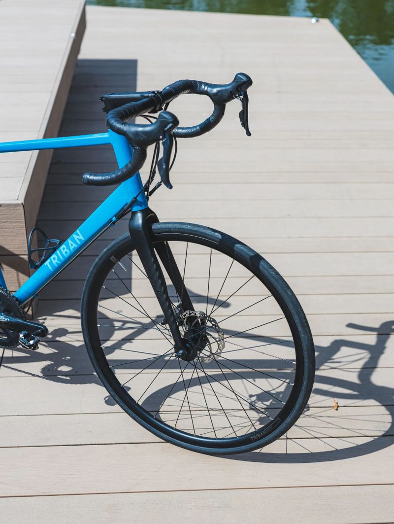 Silniční kolo – Triban RC500 s kotoučovými brzdami modré