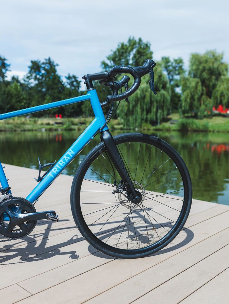 Silniční kolo – Triban RC500 s kotoučovými brzdami modré