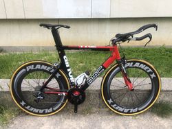 Prodám silniční kolo na časovku a triatlon s vysokými ráfky